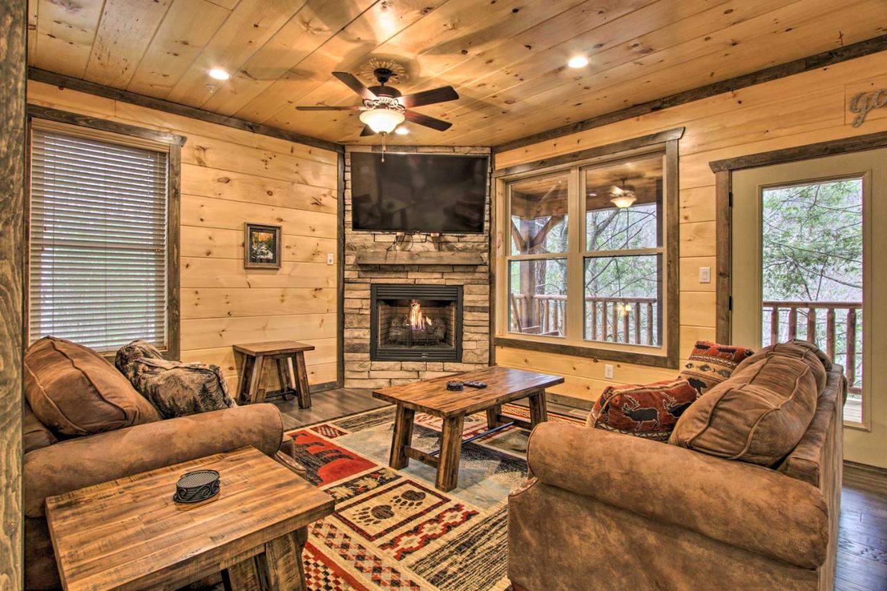 Luxe Cabin With Home Theater Less Than 2 Miles To Gatlinburg Zewnętrze zdjęcie