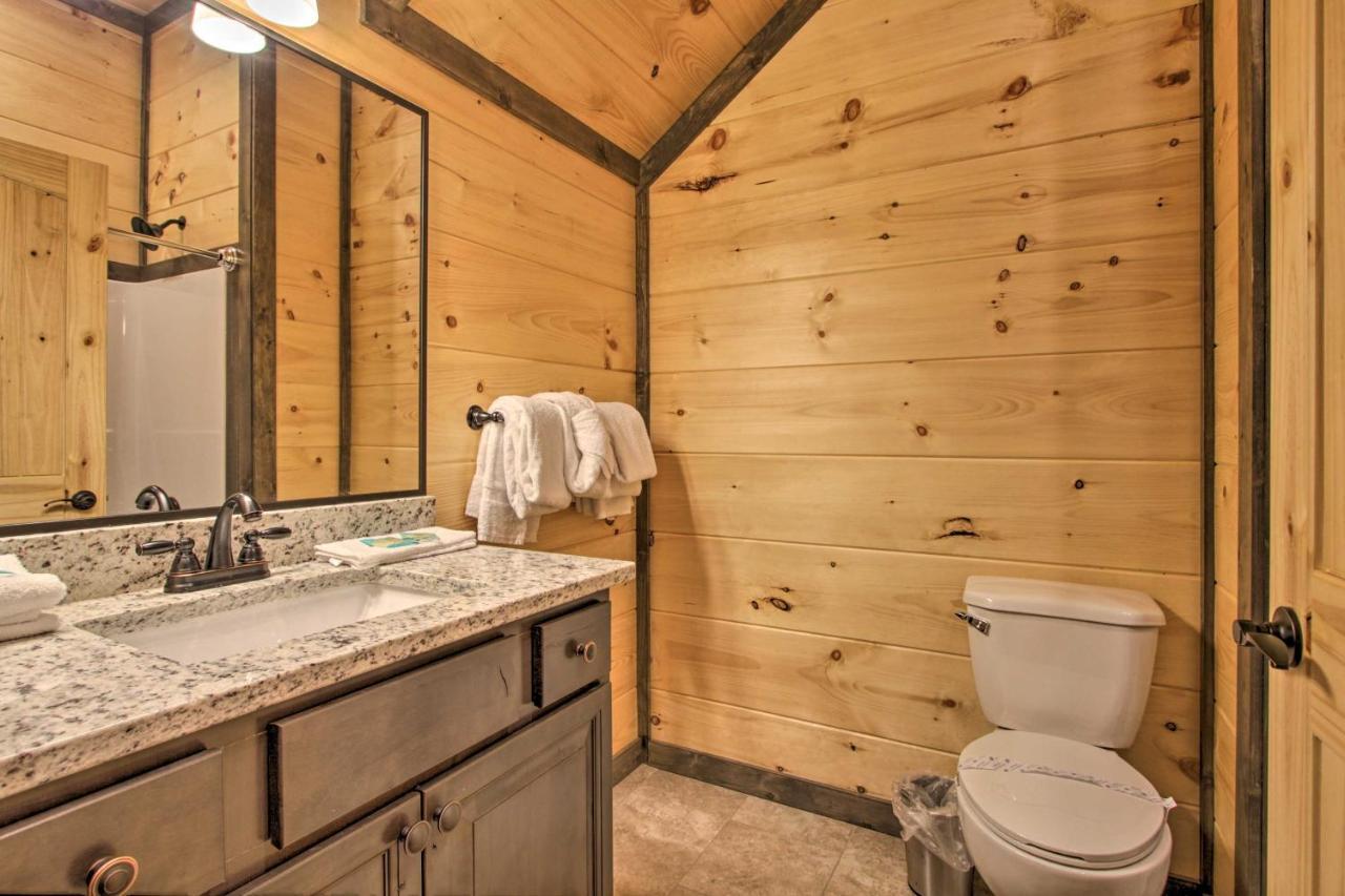 Luxe Cabin With Home Theater Less Than 2 Miles To Gatlinburg Zewnętrze zdjęcie