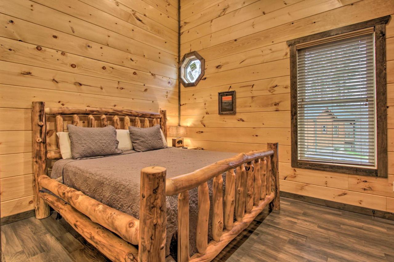 Luxe Cabin With Home Theater Less Than 2 Miles To Gatlinburg Zewnętrze zdjęcie