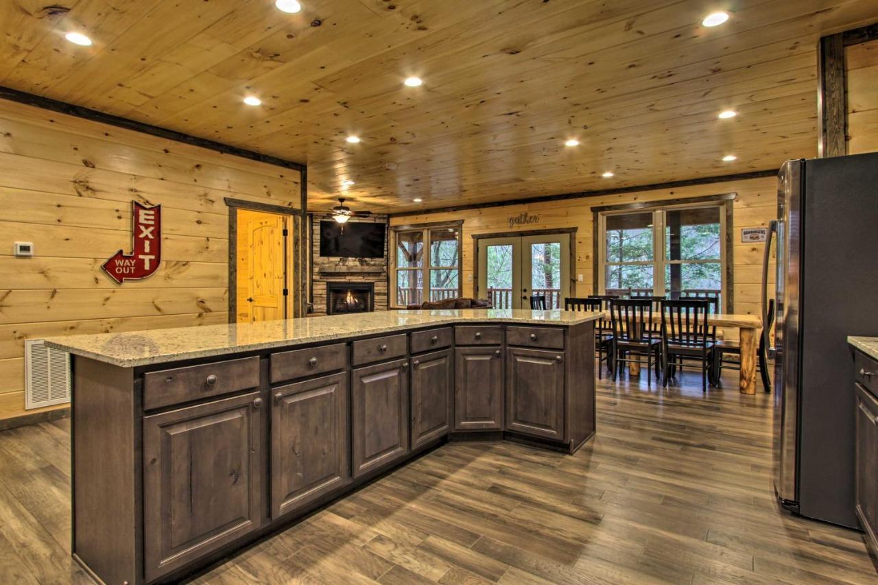 Luxe Cabin With Home Theater Less Than 2 Miles To Gatlinburg Zewnętrze zdjęcie