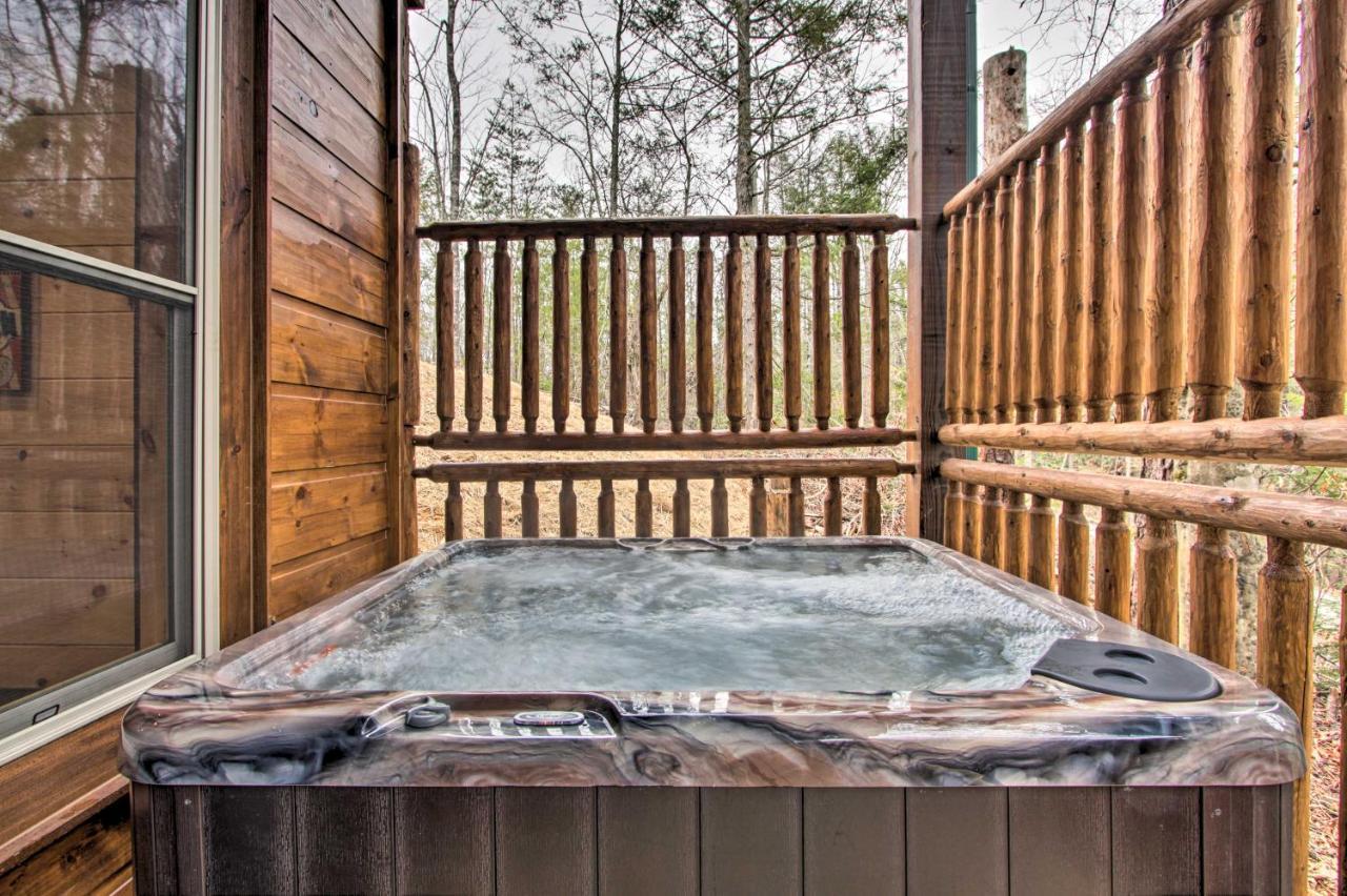Luxe Cabin With Home Theater Less Than 2 Miles To Gatlinburg Zewnętrze zdjęcie