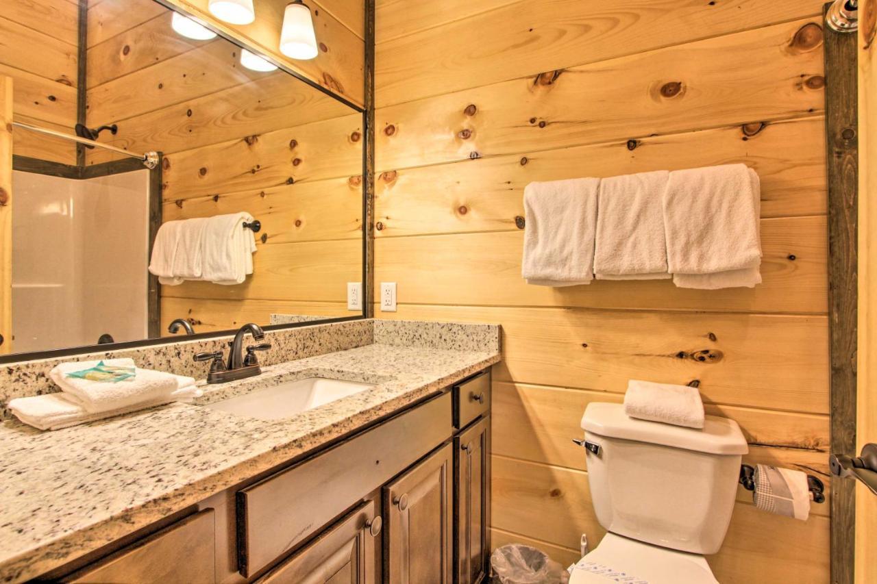 Luxe Cabin With Home Theater Less Than 2 Miles To Gatlinburg Zewnętrze zdjęcie