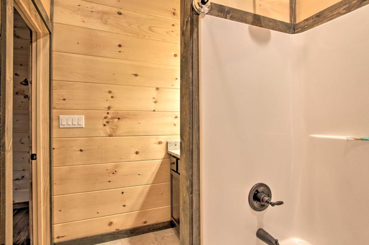 Luxe Cabin With Home Theater Less Than 2 Miles To Gatlinburg Zewnętrze zdjęcie