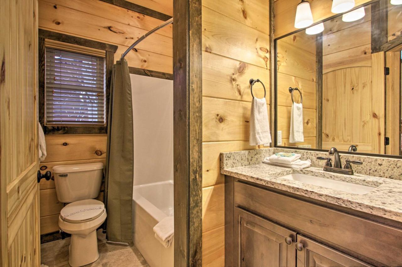 Luxe Cabin With Home Theater Less Than 2 Miles To Gatlinburg Zewnętrze zdjęcie