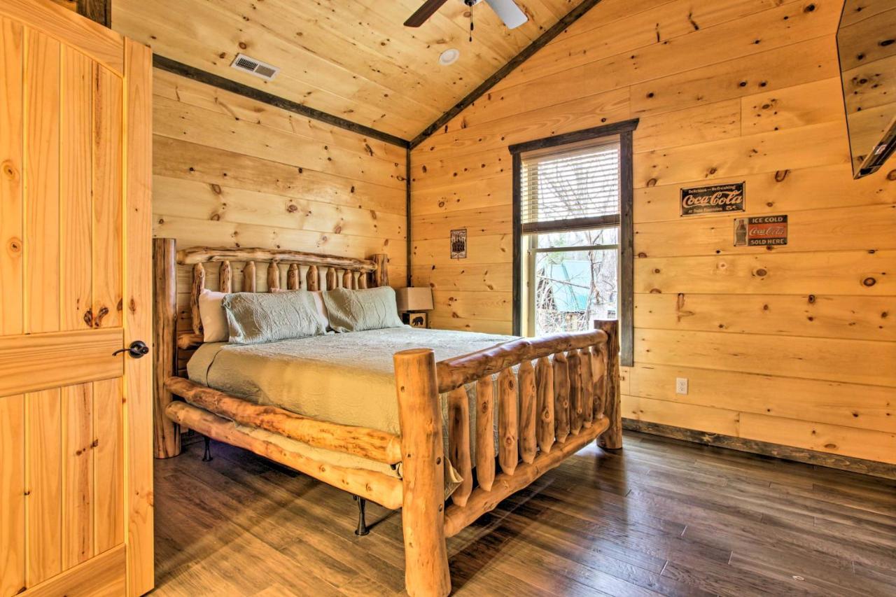 Luxe Cabin With Home Theater Less Than 2 Miles To Gatlinburg Zewnętrze zdjęcie