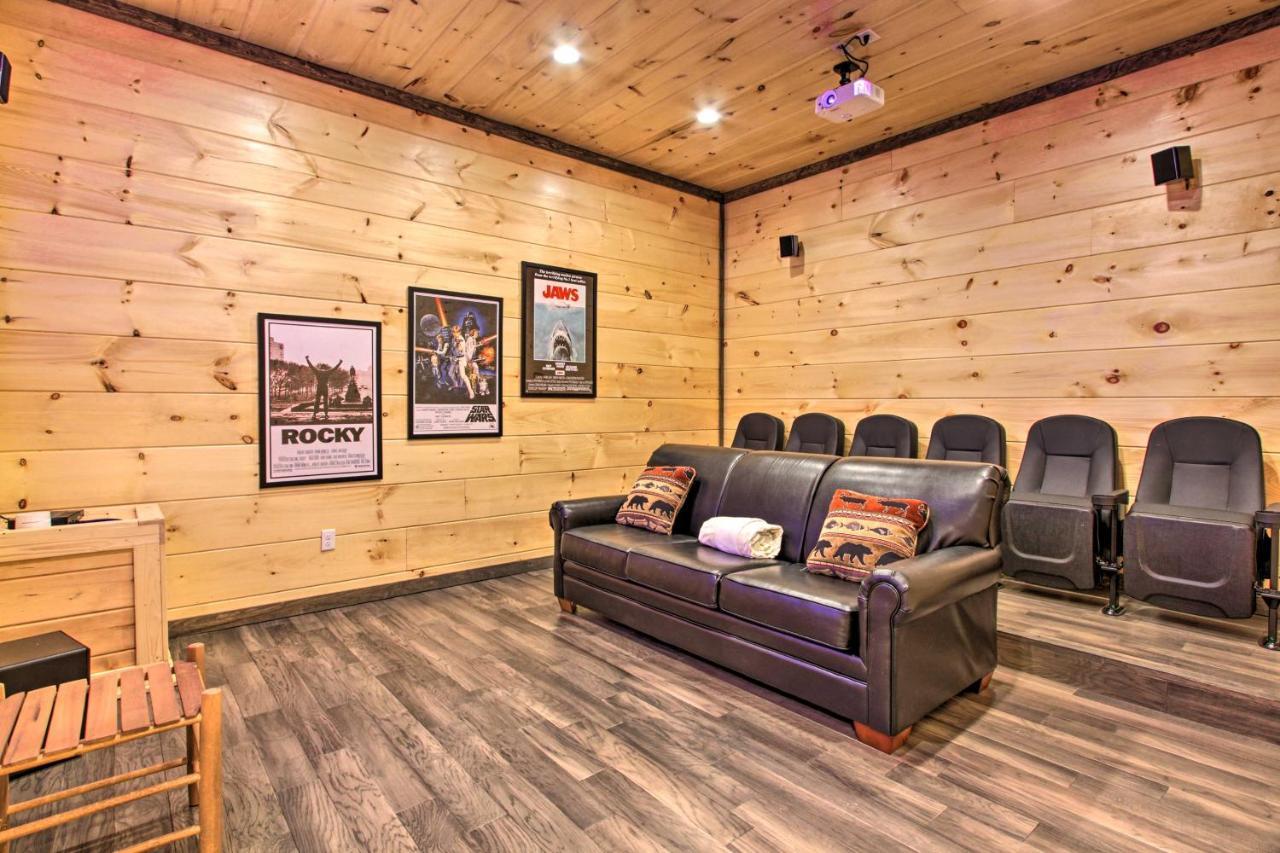 Luxe Cabin With Home Theater Less Than 2 Miles To Gatlinburg Zewnętrze zdjęcie