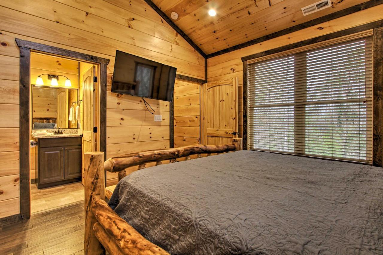 Luxe Cabin With Home Theater Less Than 2 Miles To Gatlinburg Zewnętrze zdjęcie