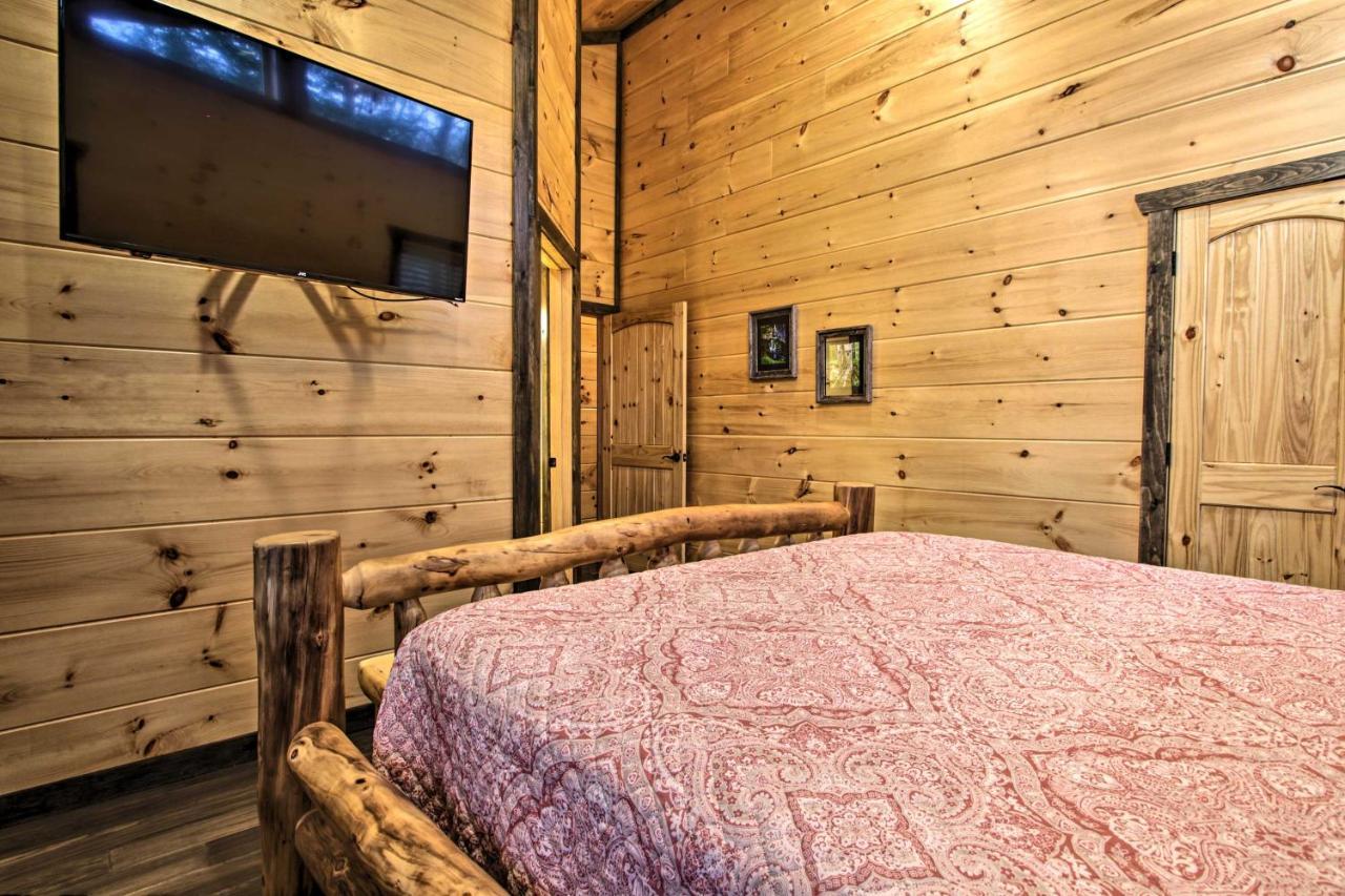 Luxe Cabin With Home Theater Less Than 2 Miles To Gatlinburg Zewnętrze zdjęcie