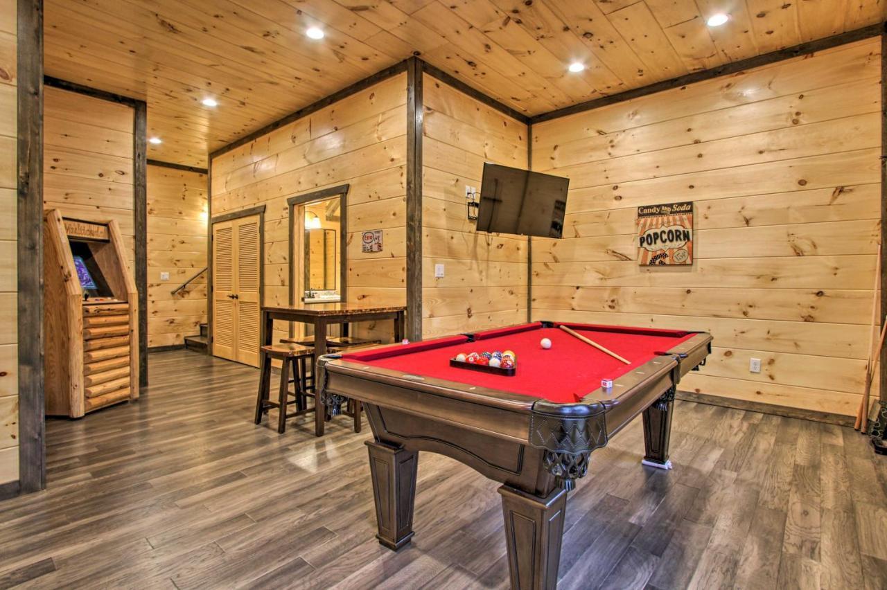 Luxe Cabin With Home Theater Less Than 2 Miles To Gatlinburg Zewnętrze zdjęcie
